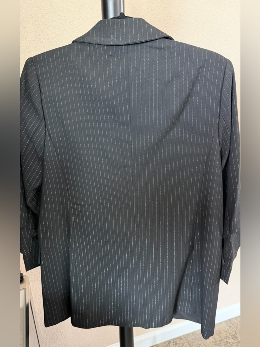 Tahari Women’s Blazer - Picture 2 of 5